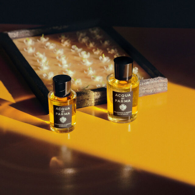 抽出技法アンフルラージュで作られた 鮮やかで力強いオーデパルファム